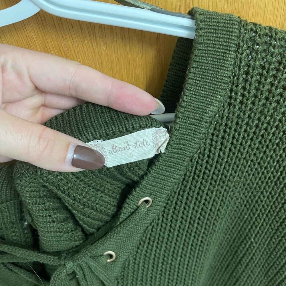 Altar’d State oversized Forest/Army Green Sweater - Picture 4 of 4